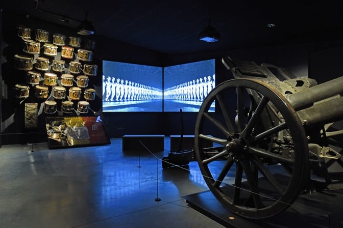 Ensemble de 29 tambours de l’Empire britannique à Mons exposés au Mons Memorial Museum - ©Serge Brison
